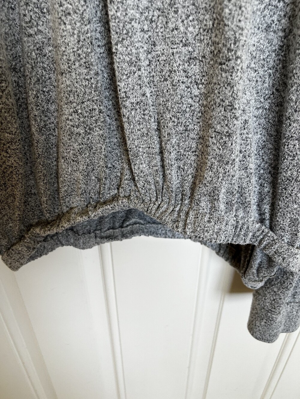 Venus Gray Sweater With Shoulder Style. - Picture 5 of 7